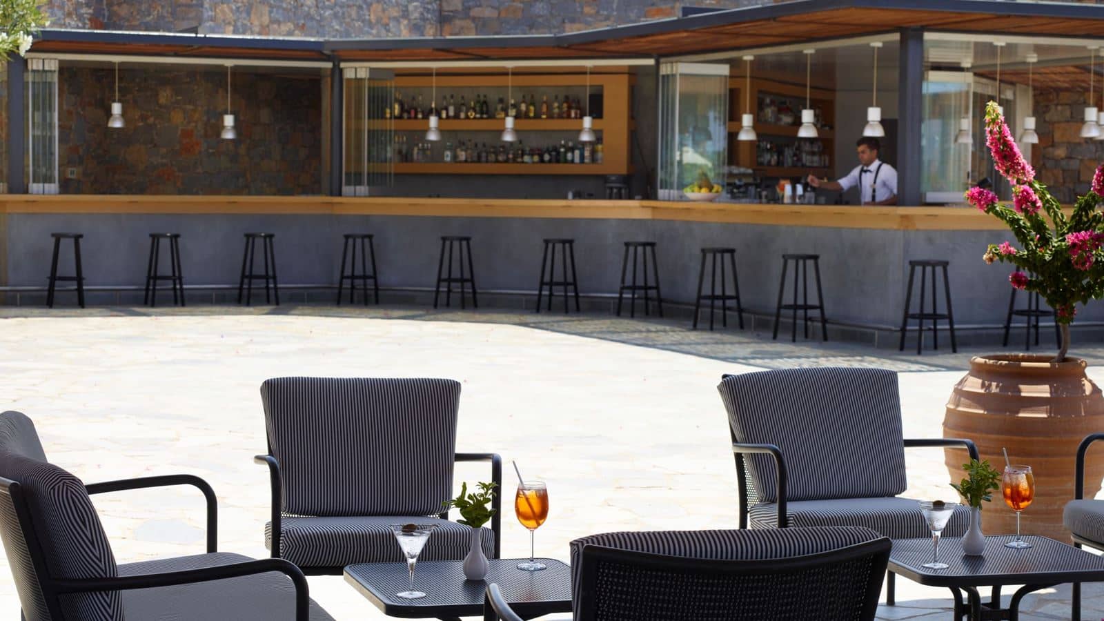 bars-main-bar