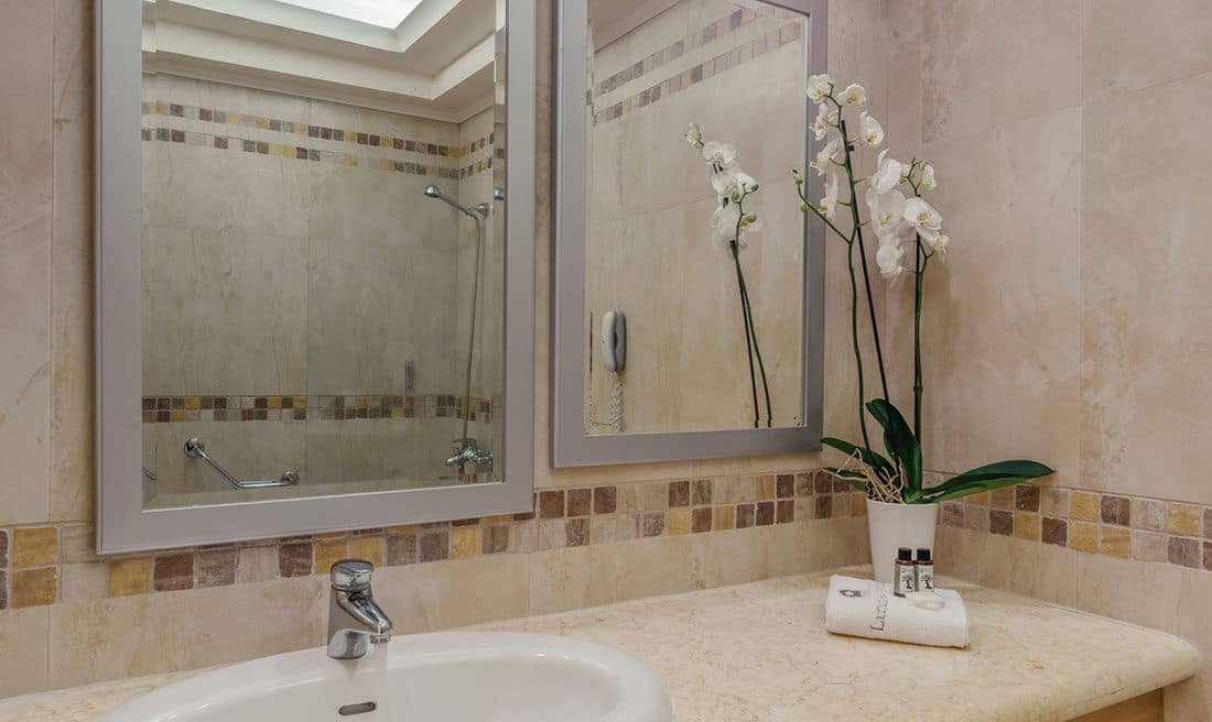 rooms-suite-private-pool-jacuzzi-gv