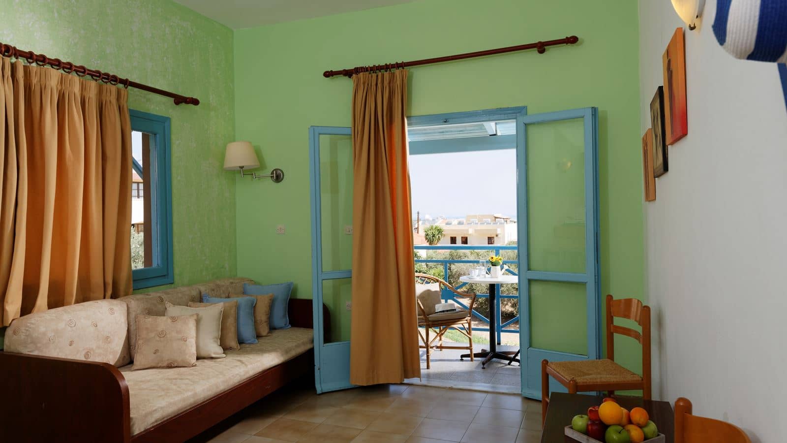 rooms-standard-apartment-balcony-or-terrace
