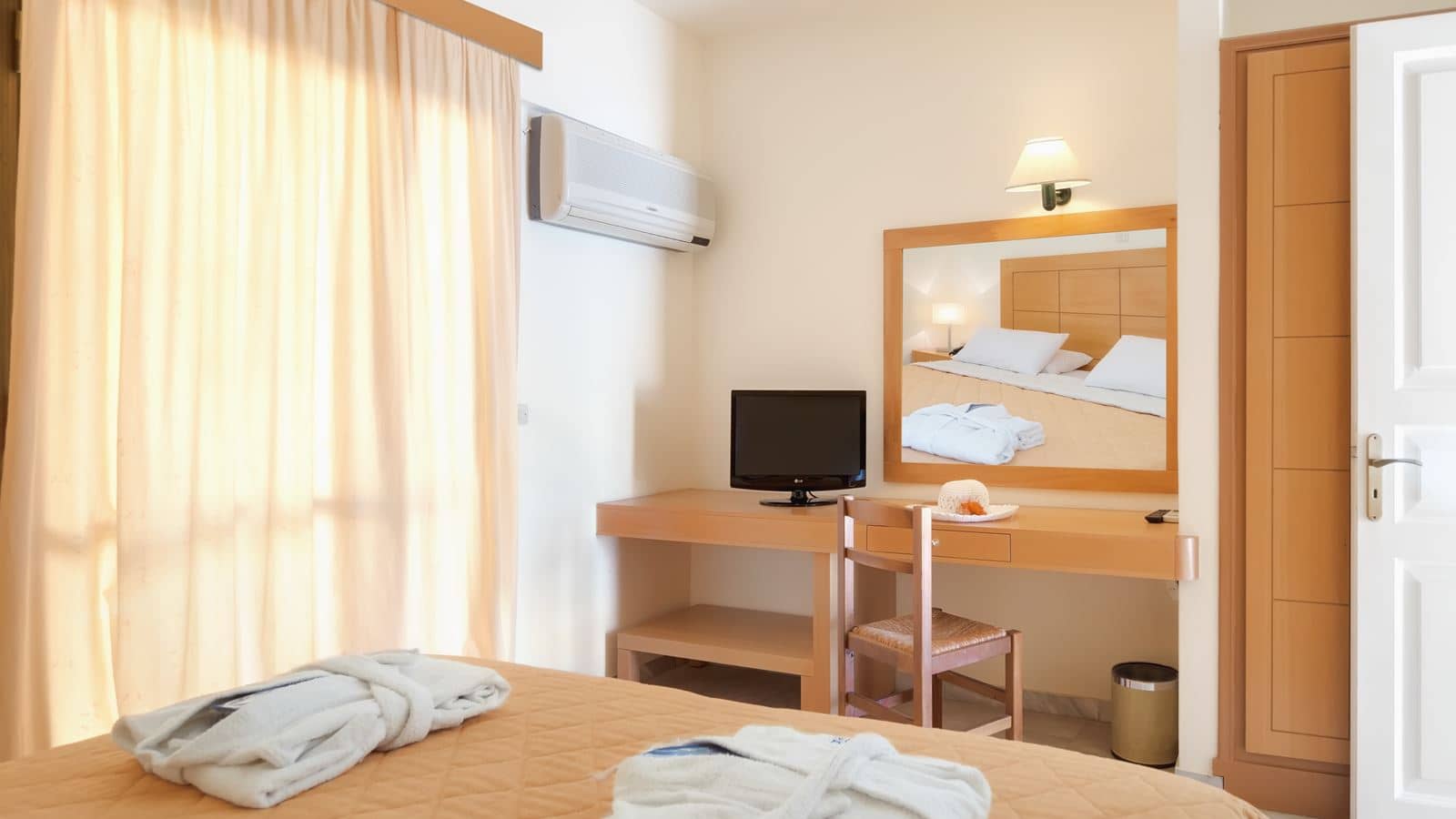 rooms-2-bedroom-apartment-side-sea-view