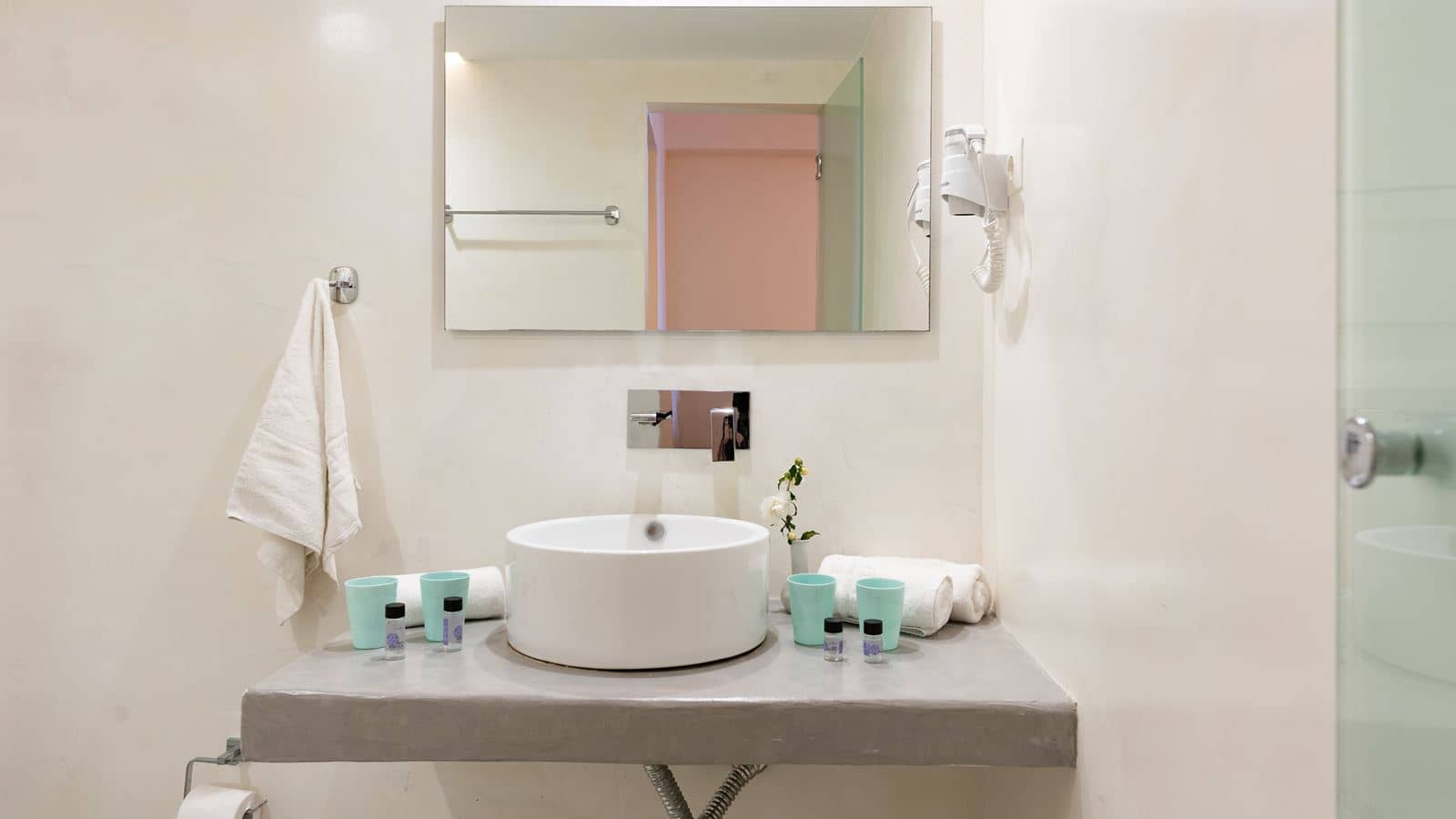 rooms-roon-superior-seaview