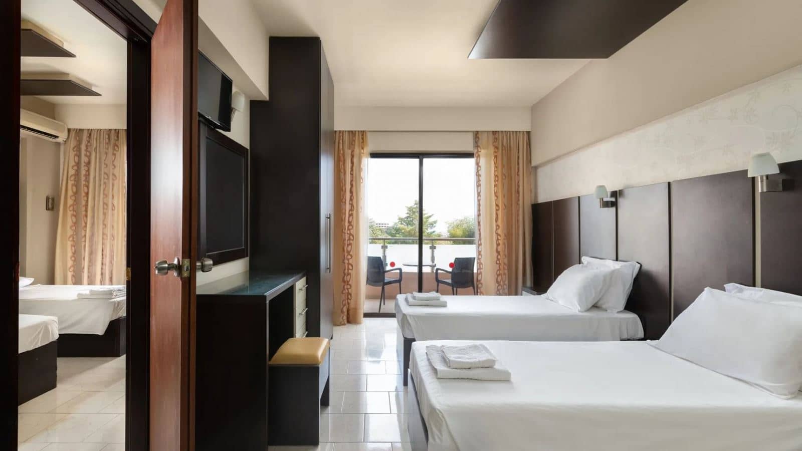 rooms-triple-studio-land-view