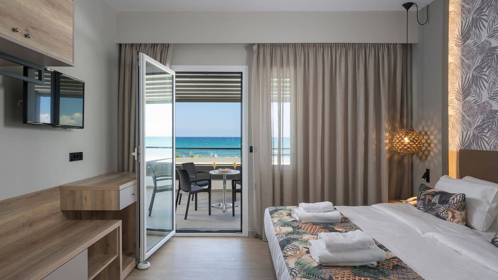 rooms-double--room--sea-view-balcony-or-terrace