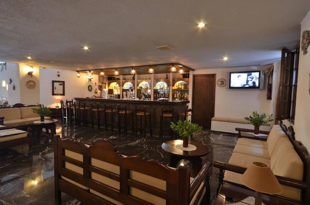 bars-main-bar