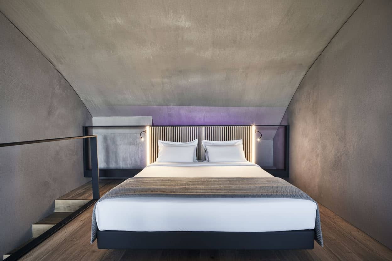 rooms-loft-suite-with-outdoor-jacuzzi
