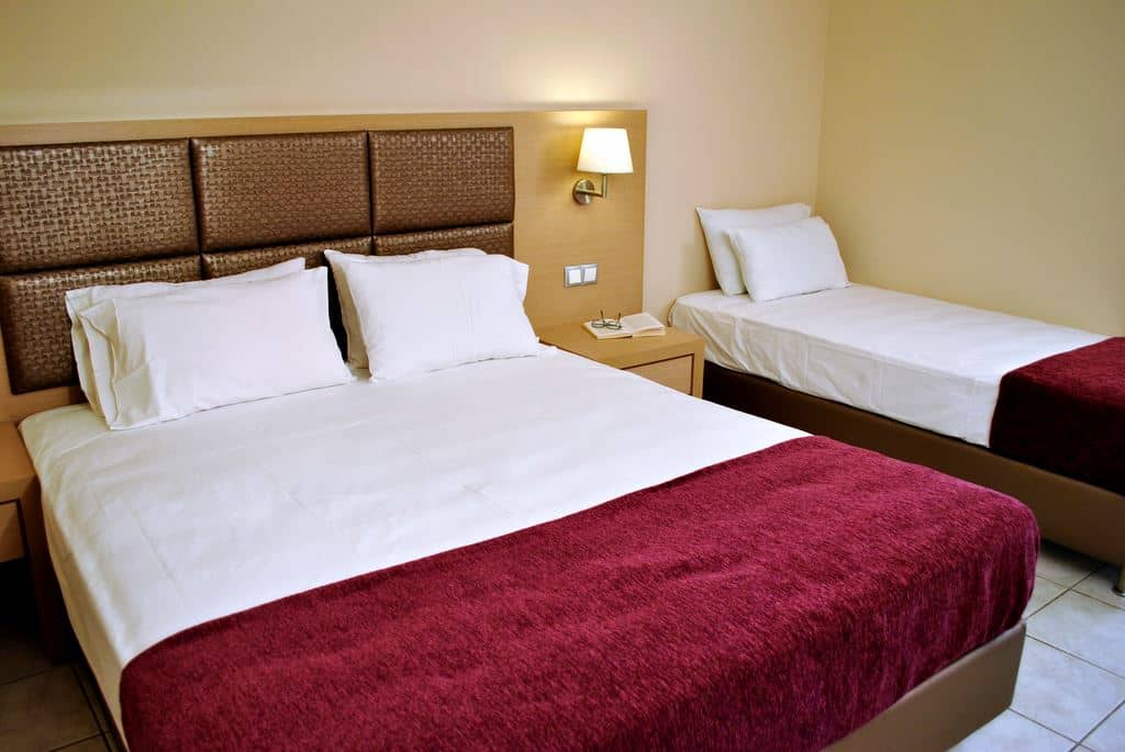 rooms-triple-room