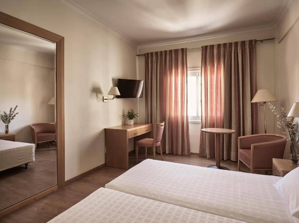 rooms-standard-room-for-single-use-city-view-with-window