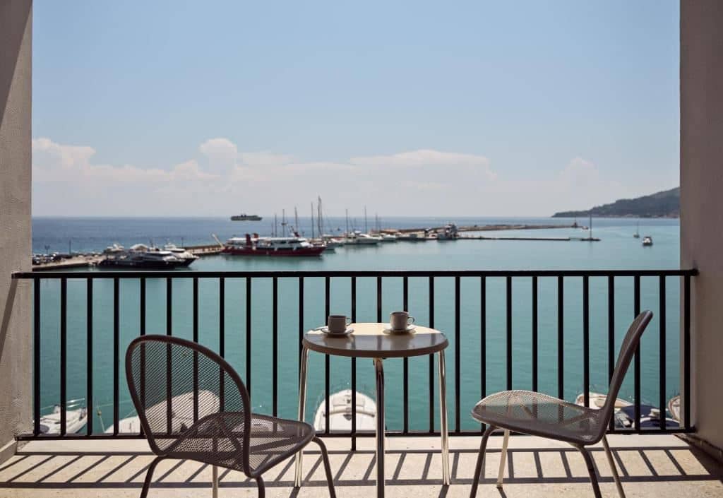 rooms-superior-room-for-single-use-sea-view-with-veranda