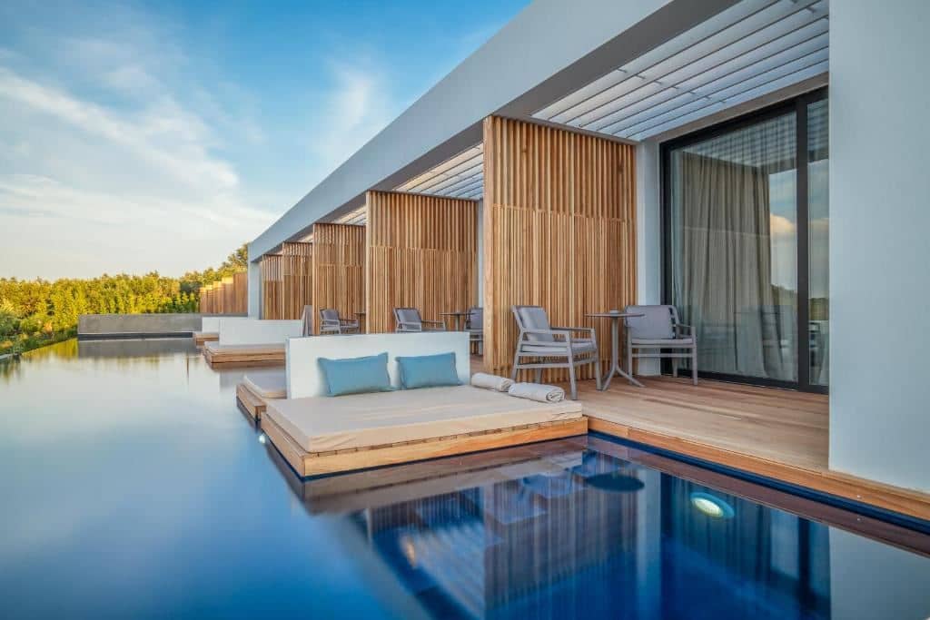 pools-outdoor--indoor-pool