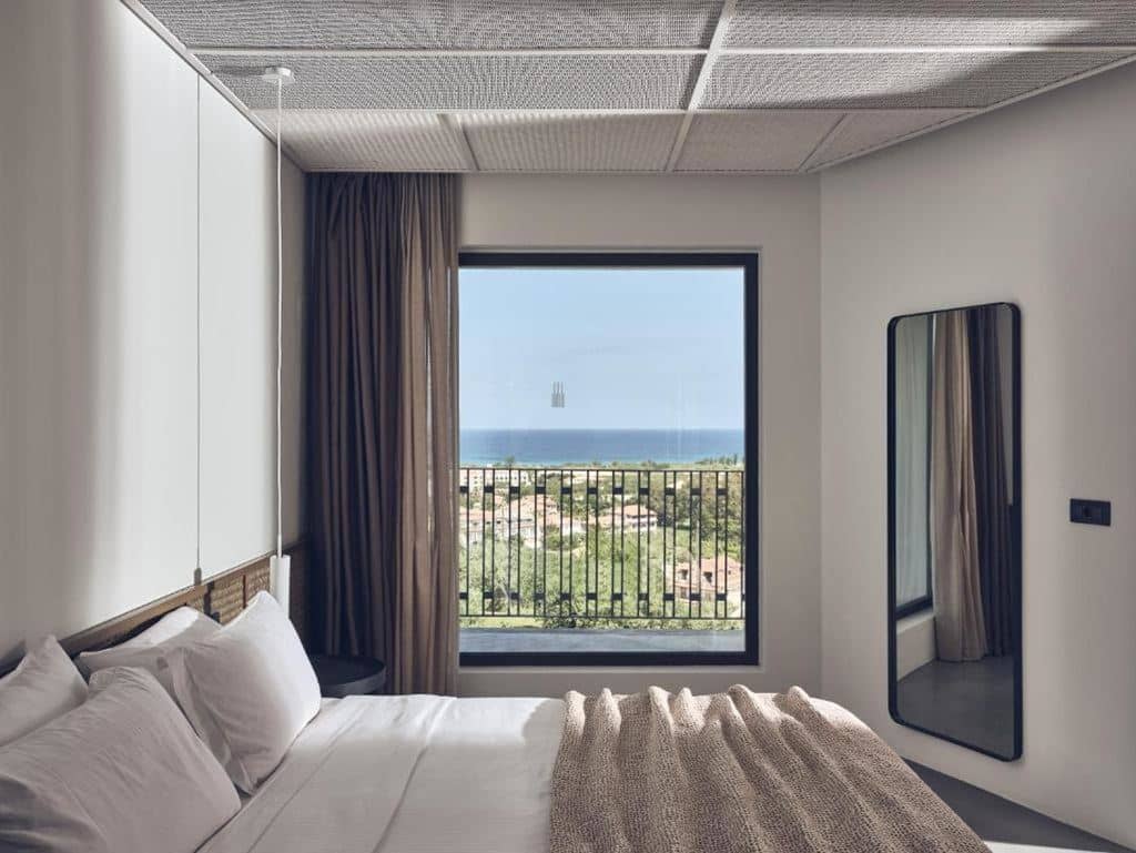 rooms-deluxe-suite
