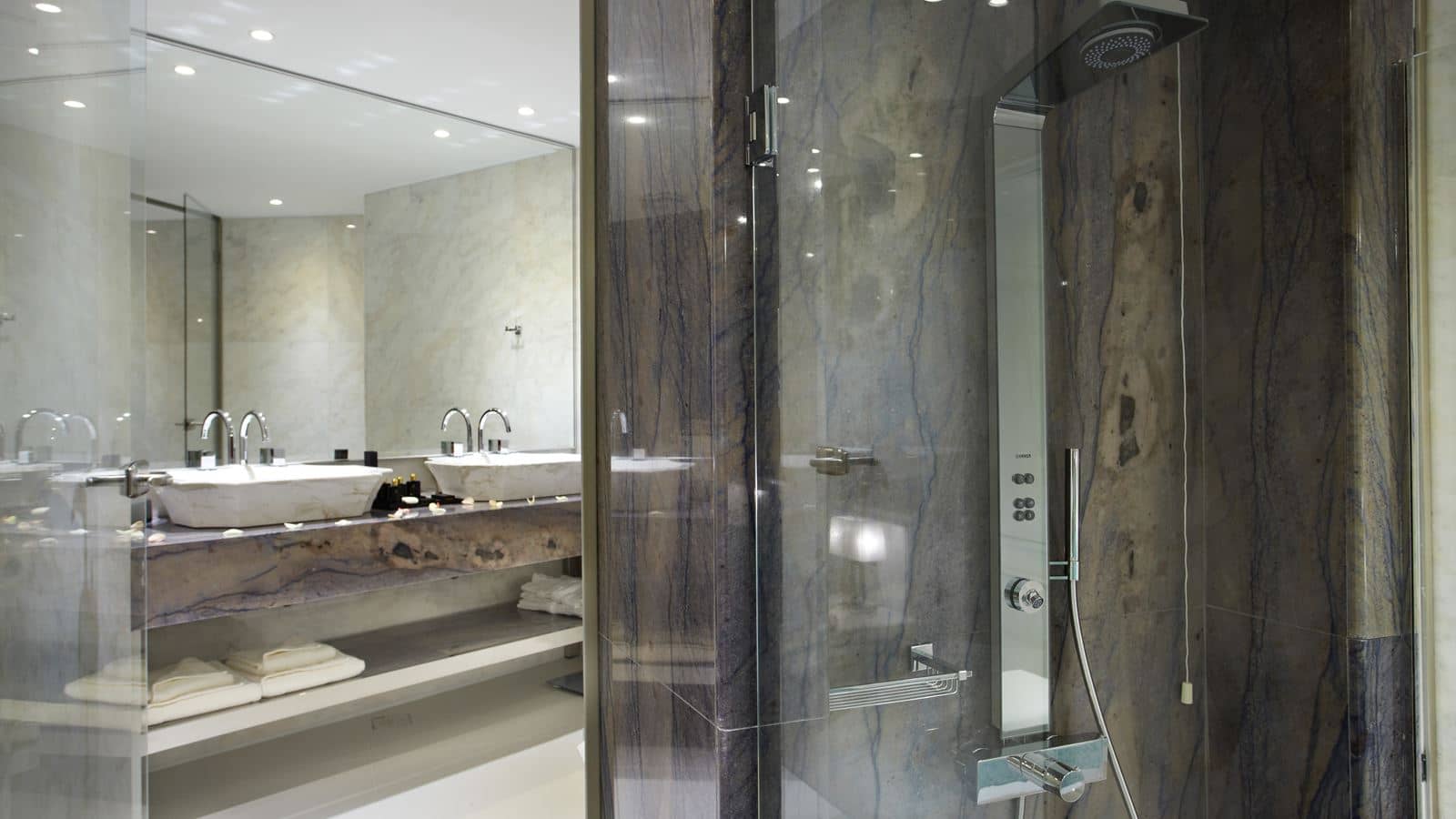rooms-tokyo-suite