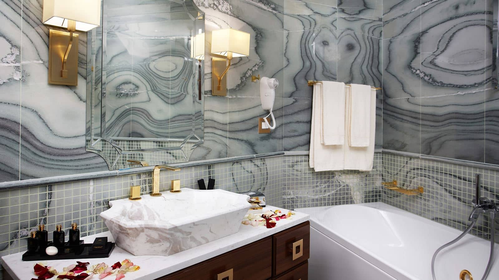 rooms-moscow-suite