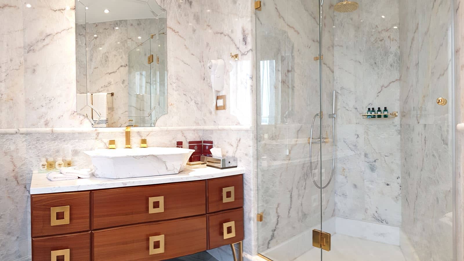 rooms-moscow-suite