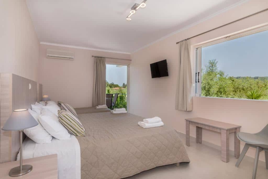 rooms-triple-room