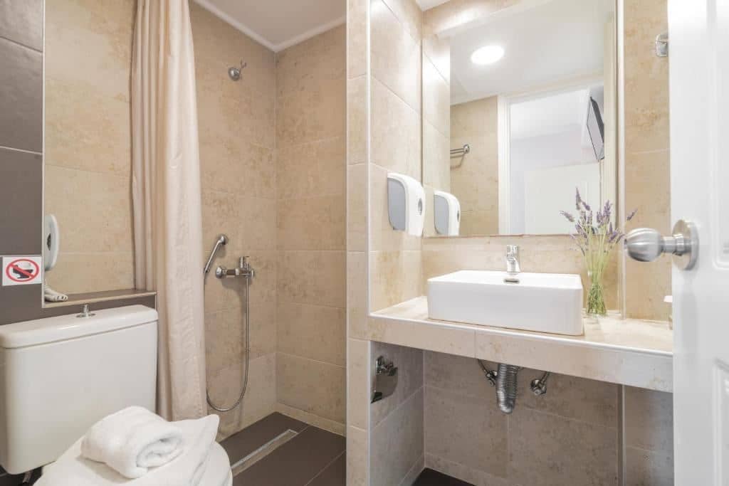 rooms-family-room