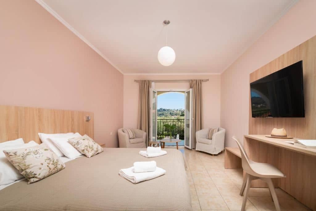 rooms-double-room-pool-view