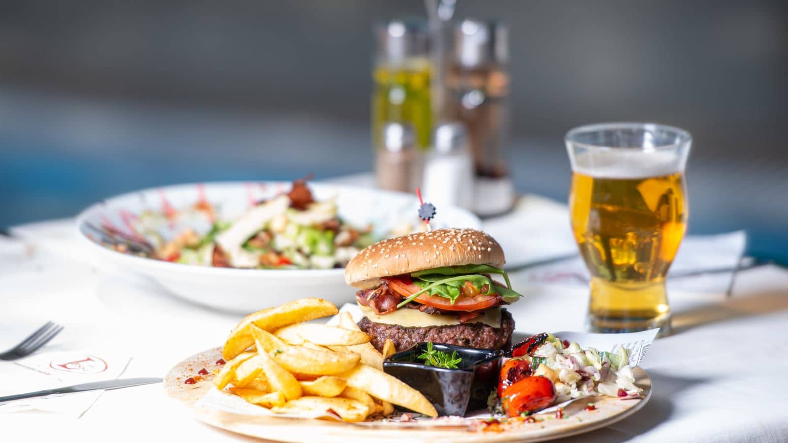 restaurants-pool-taverna