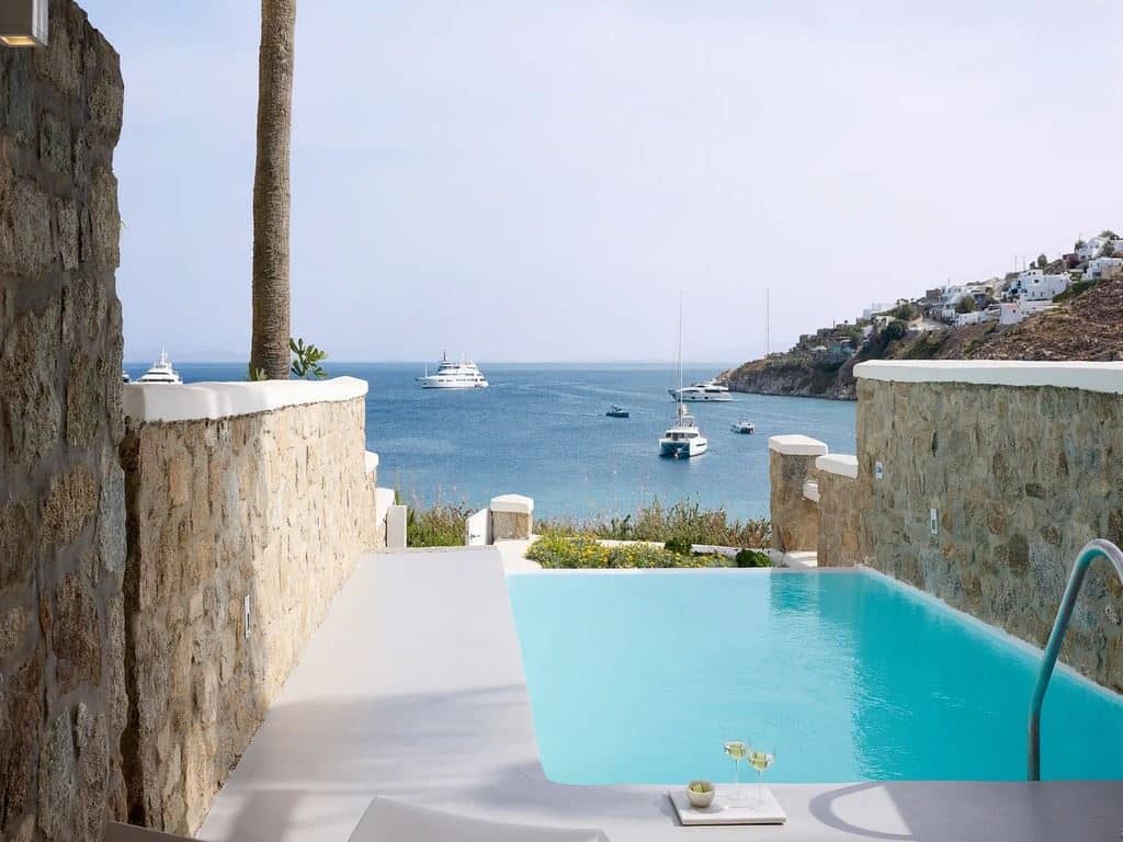 rooms-open-plan-suite-with--privatepool