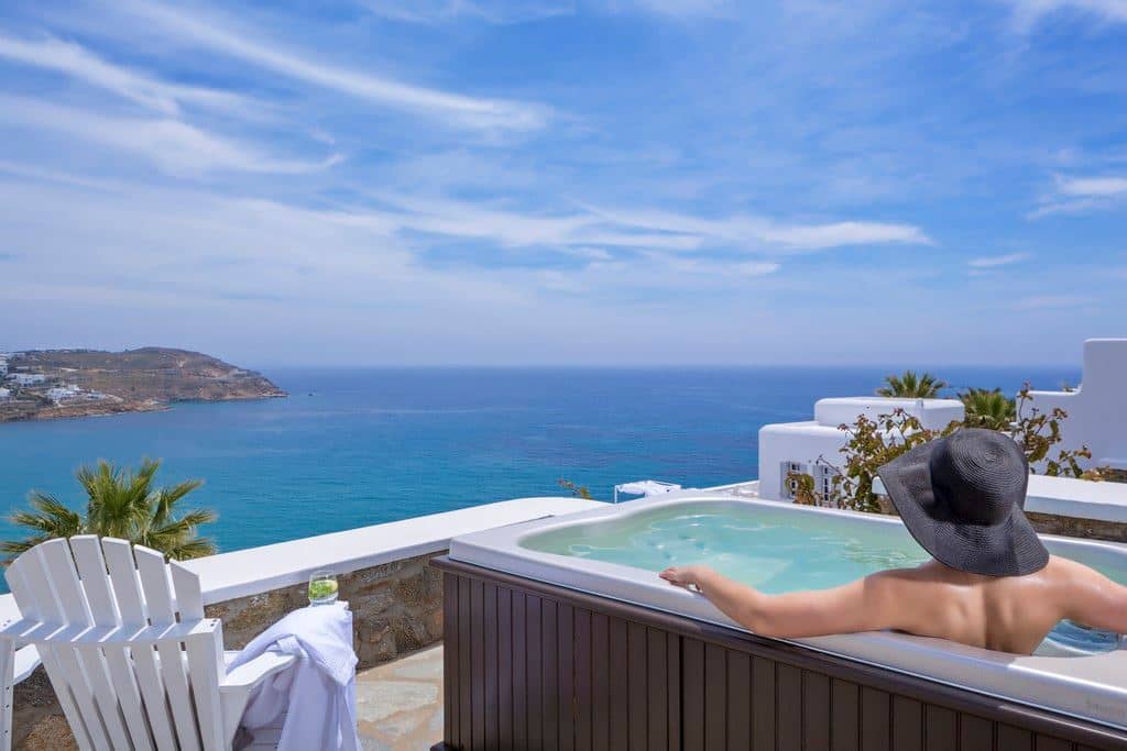 rooms-loft-suite-with-sea-view-and-hot-tub