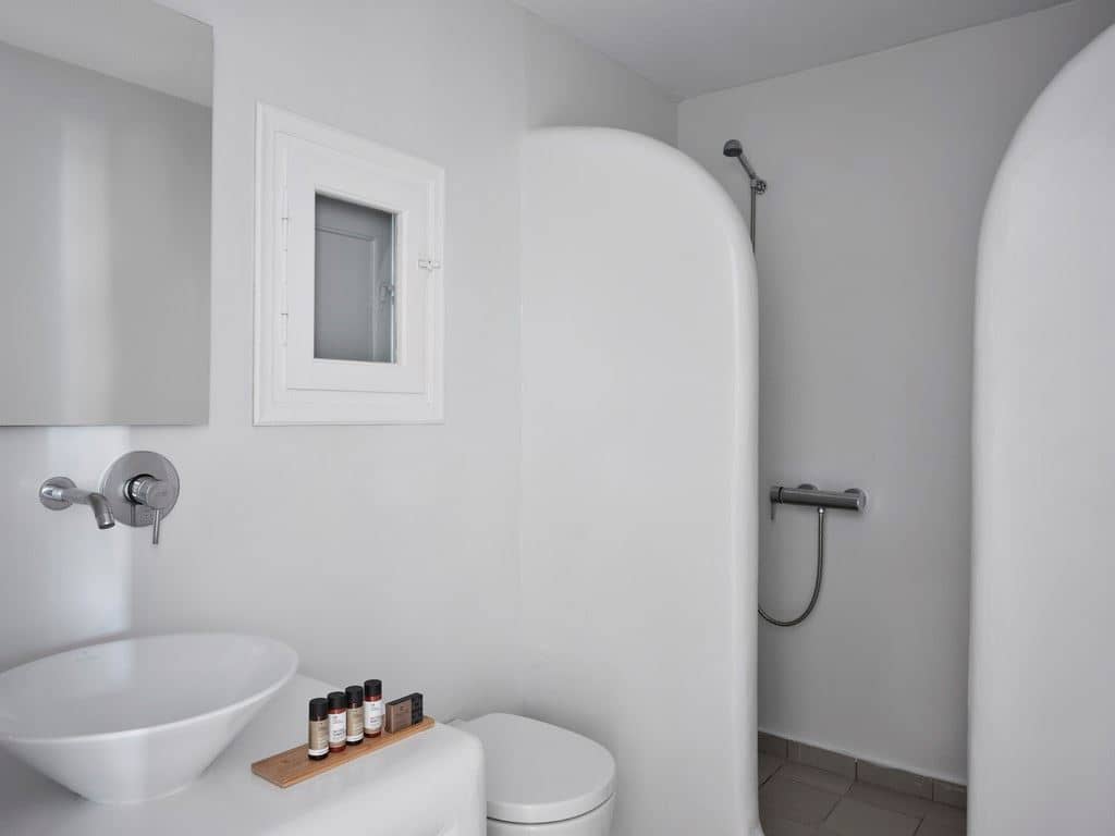 rooms-honeymoon-suite-with-sea-view