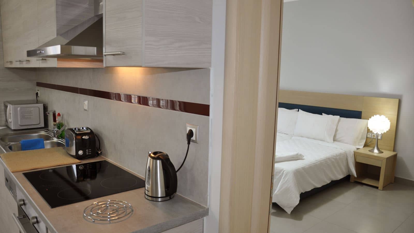 rooms-2-bedroom-seapool-view