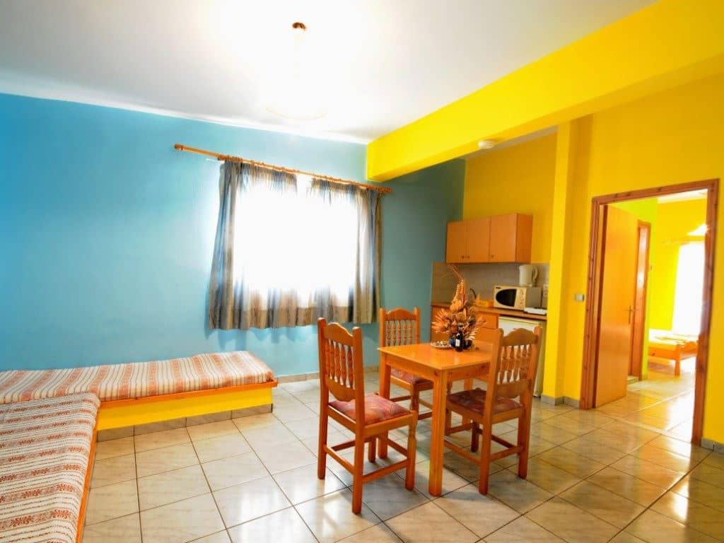 rooms-superior-room