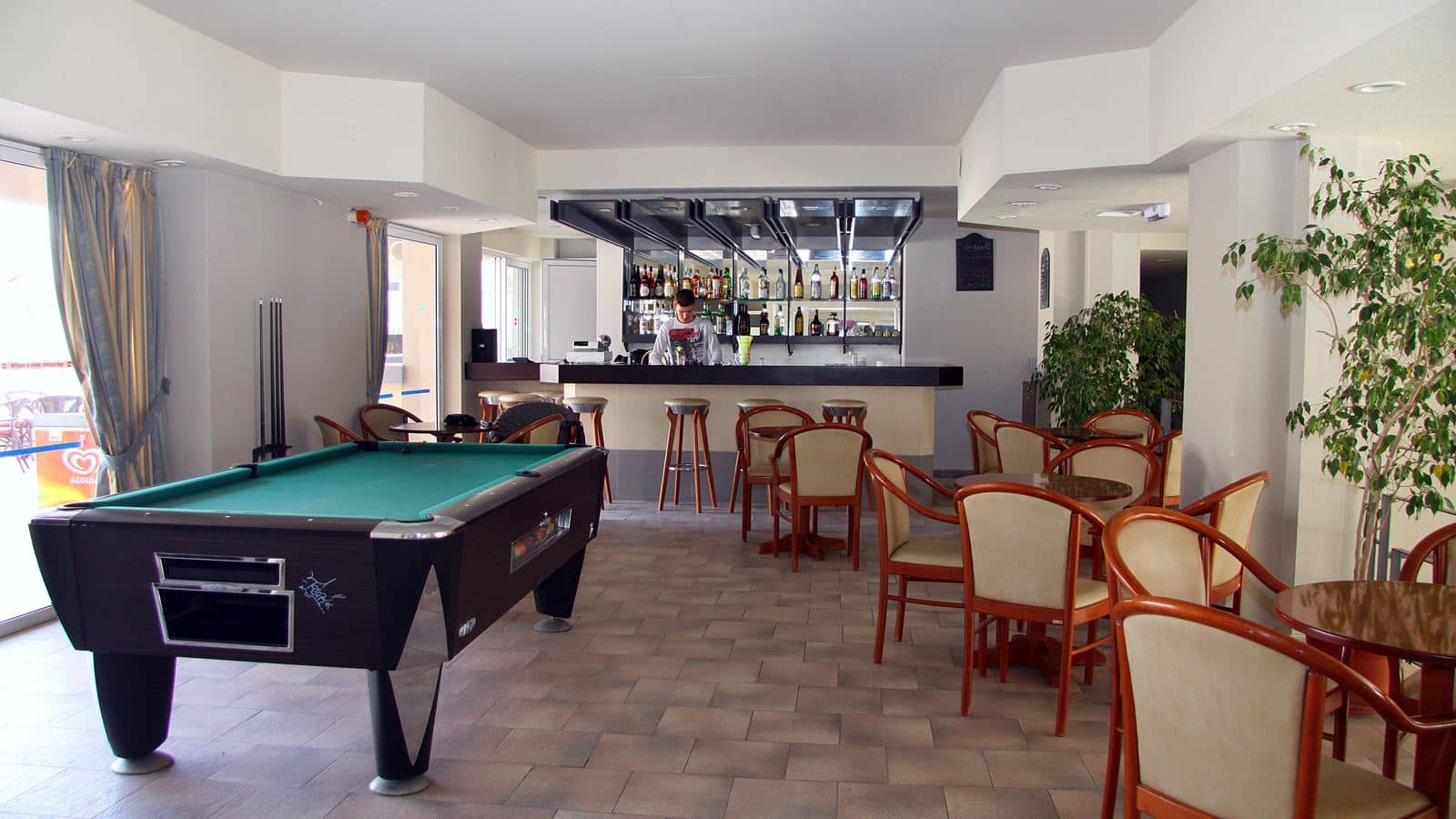 bars-snack-bar