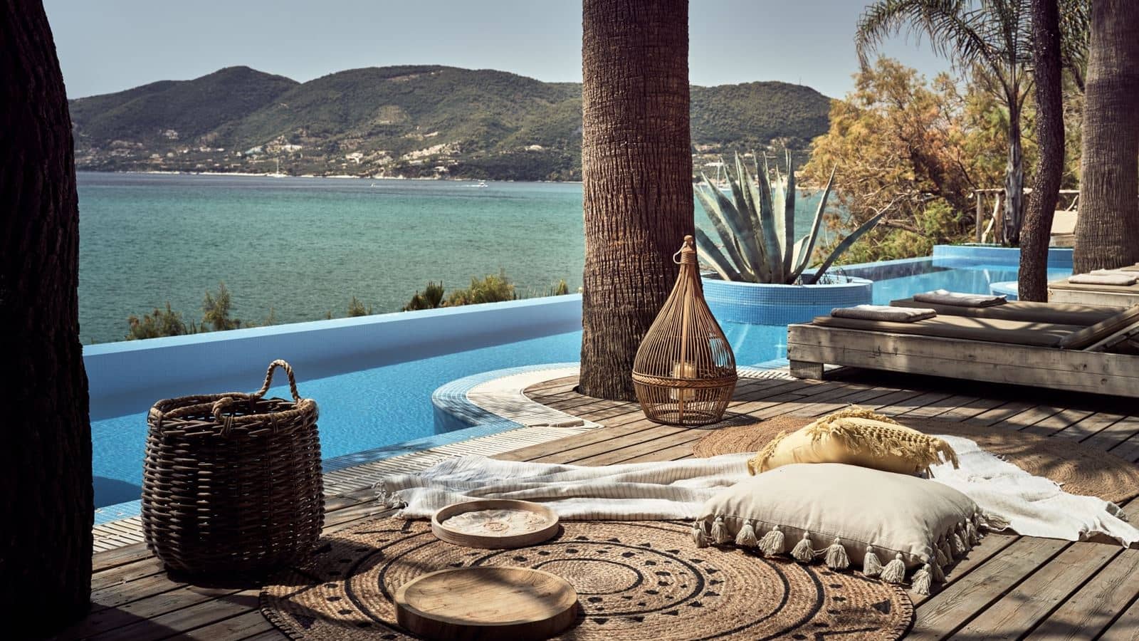 rooms-executive-junior-suite-with-sharing-pool--sea-view
