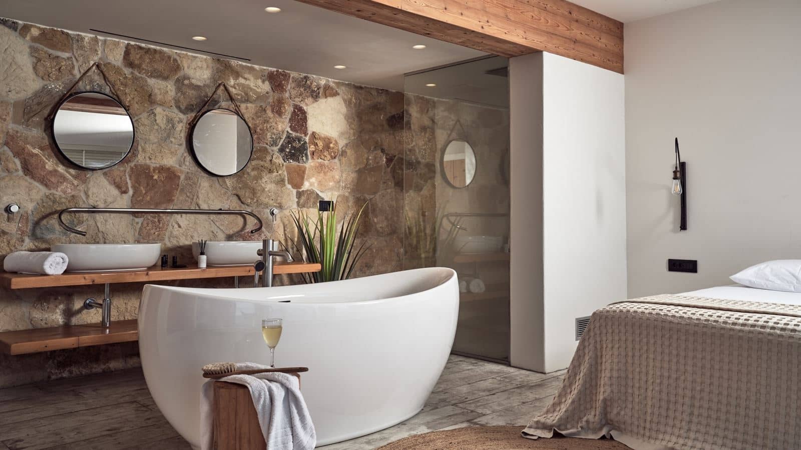 rooms-premium-junior-suite-with-outdoor-jetted-tub--sea-view
