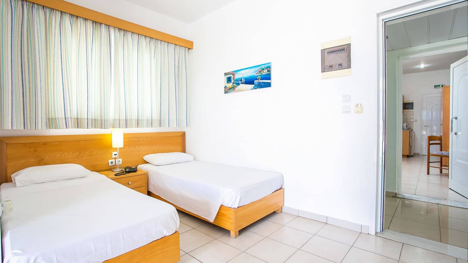 rooms-family-apartment-with-terrace