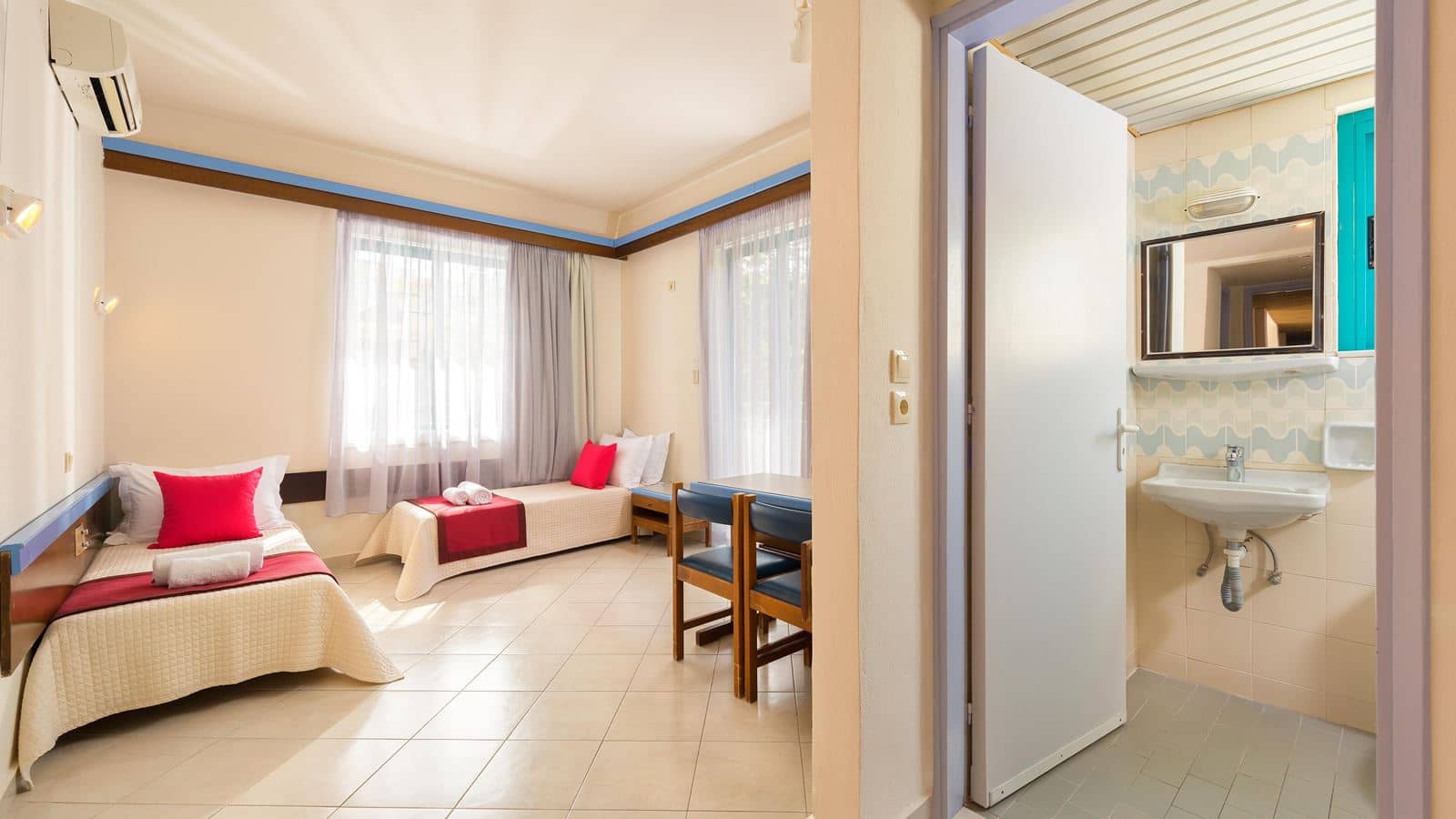 rooms-family-apartment