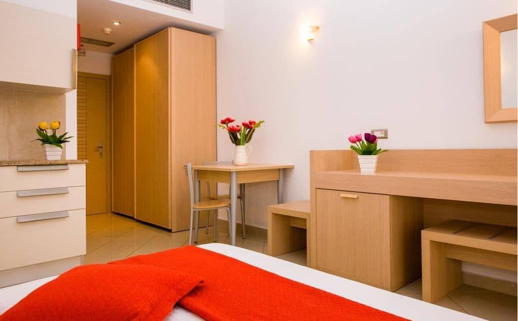 rooms-standard-room