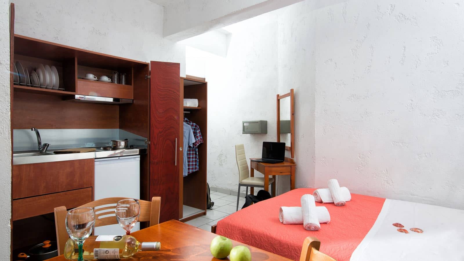 rooms-studio-with-sea-or-mountain-view