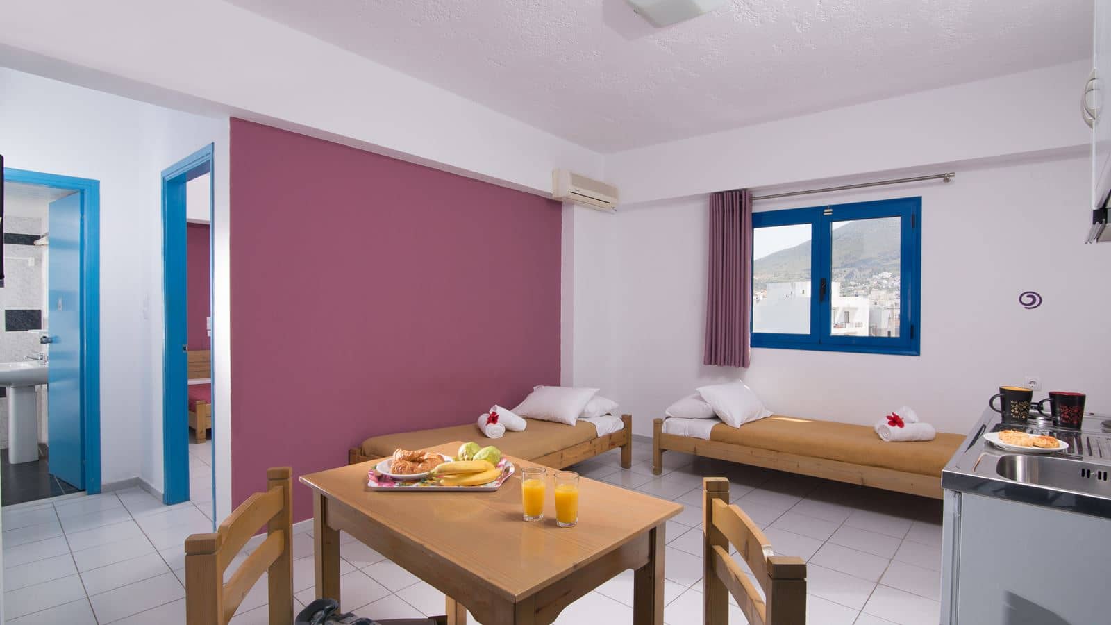 rooms-one-bedroom-apartment-with-mountain-view
