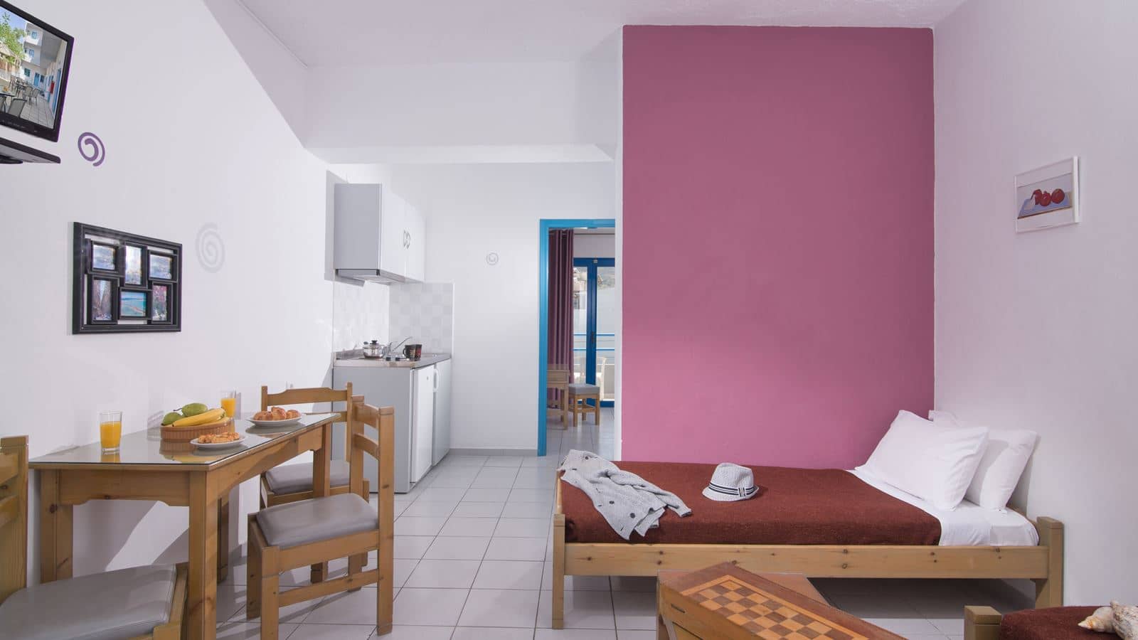 rooms-one-bedroom-apartment-with-mountain-view