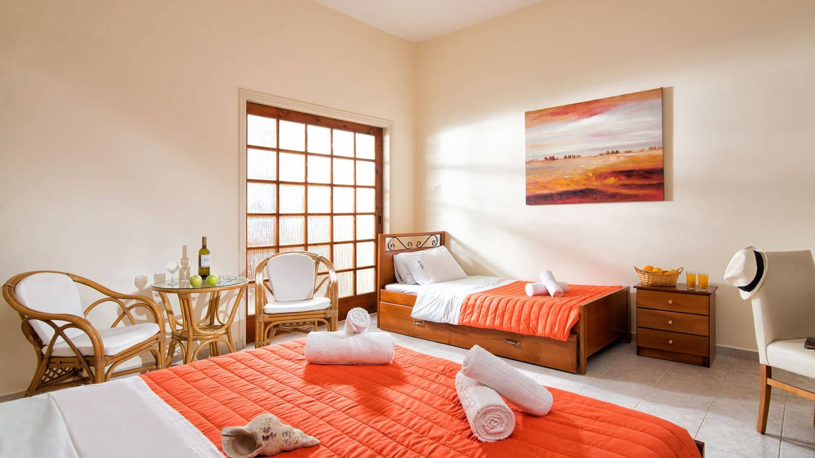 rooms-one-bedroom-apartment-with-hydromassage-shower