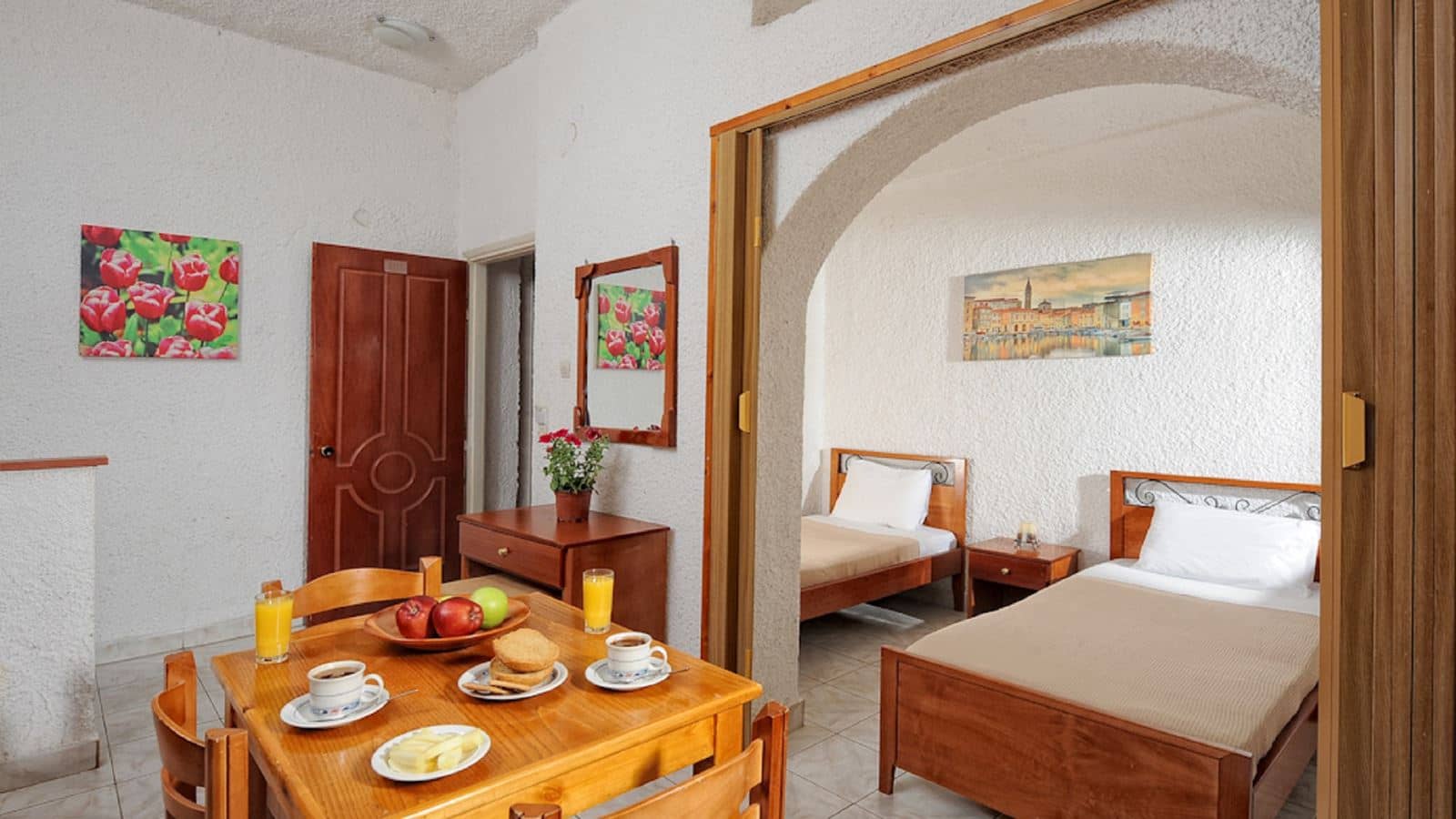 rooms-one-bedroom-apartment-with-hydromassage-shower