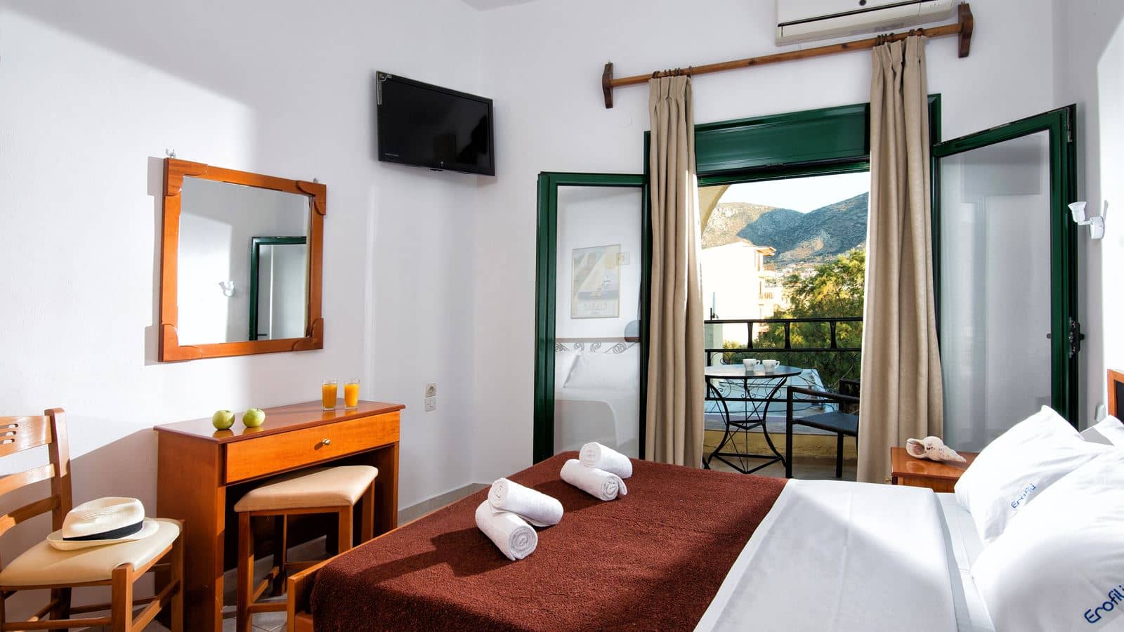 rooms-two-bedroom-apartment-with-hydromassage-shower