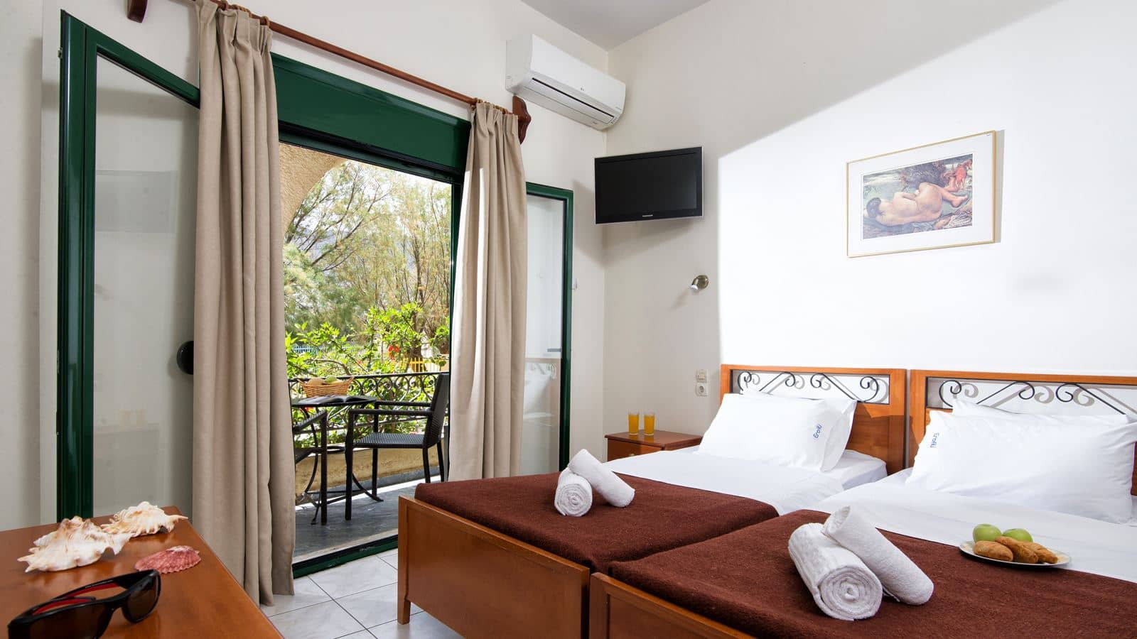 rooms-two-bedroom-apartment-with-hydromassage-shower