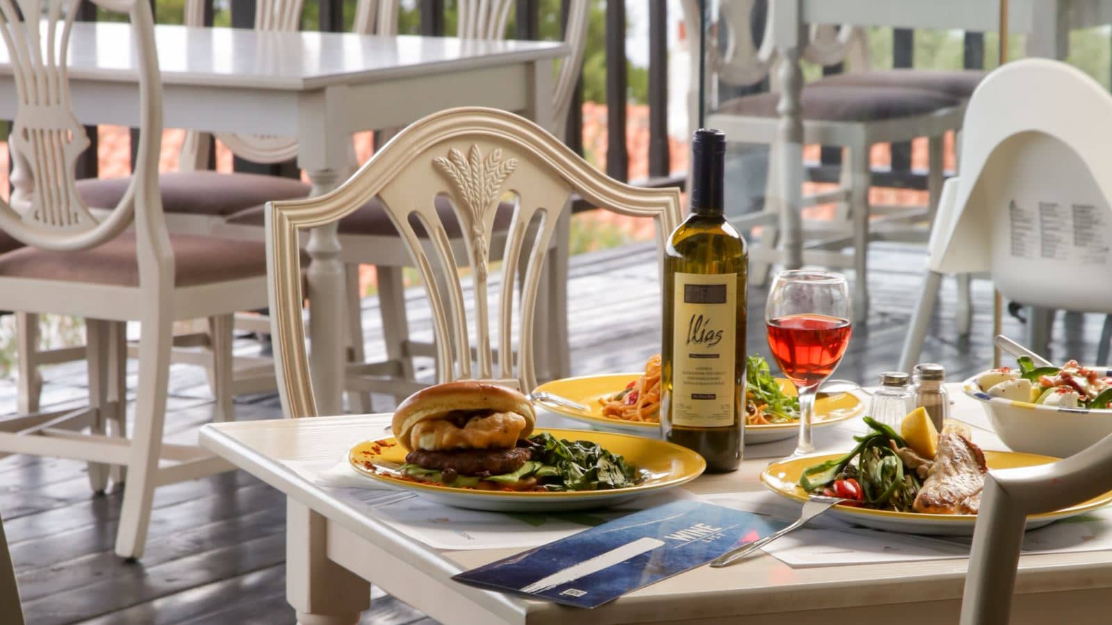 restaurants-agionissi-terrace-restaurant