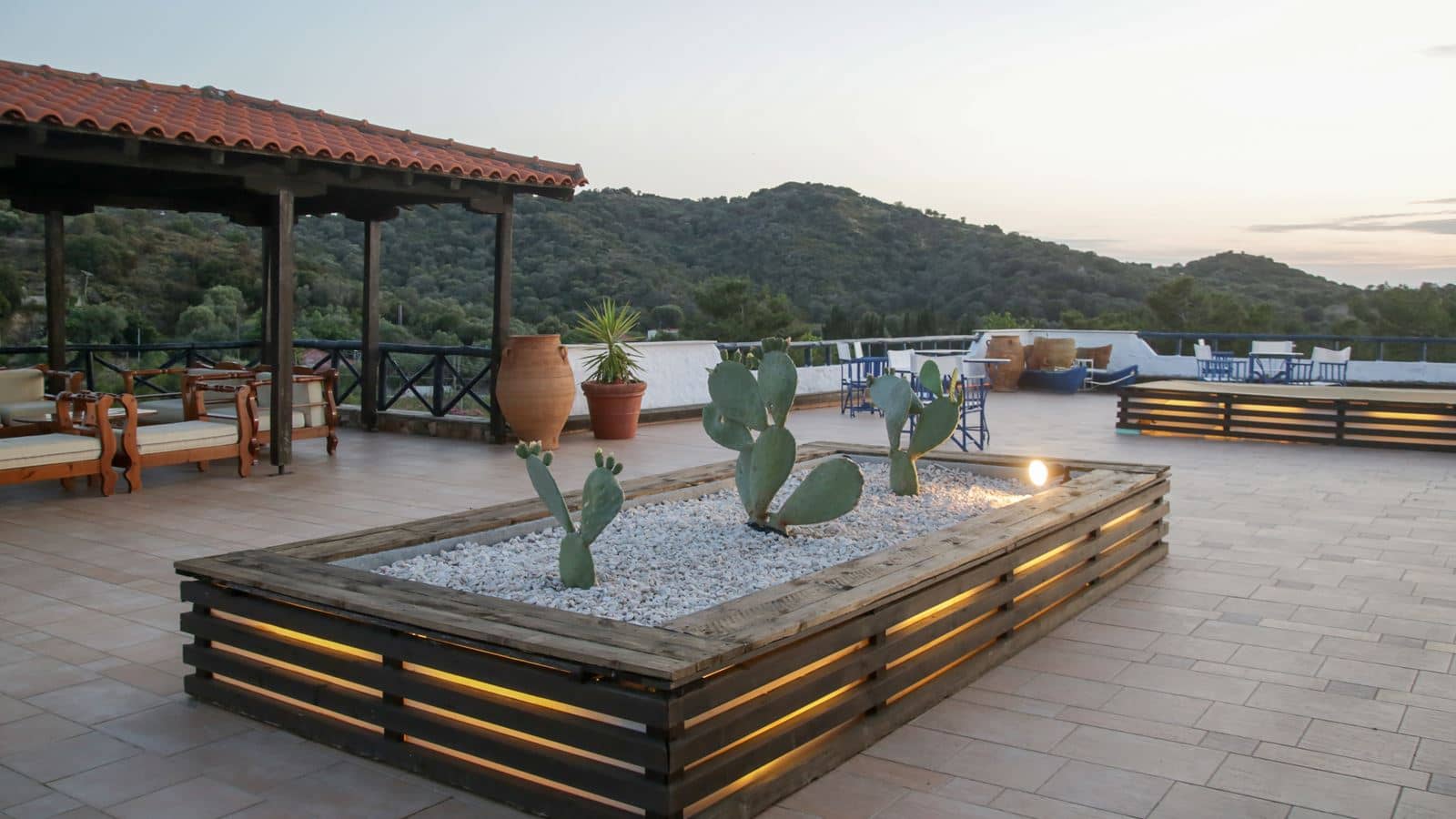 bars-agionissi-open-air-rooftop-cocktail-bar