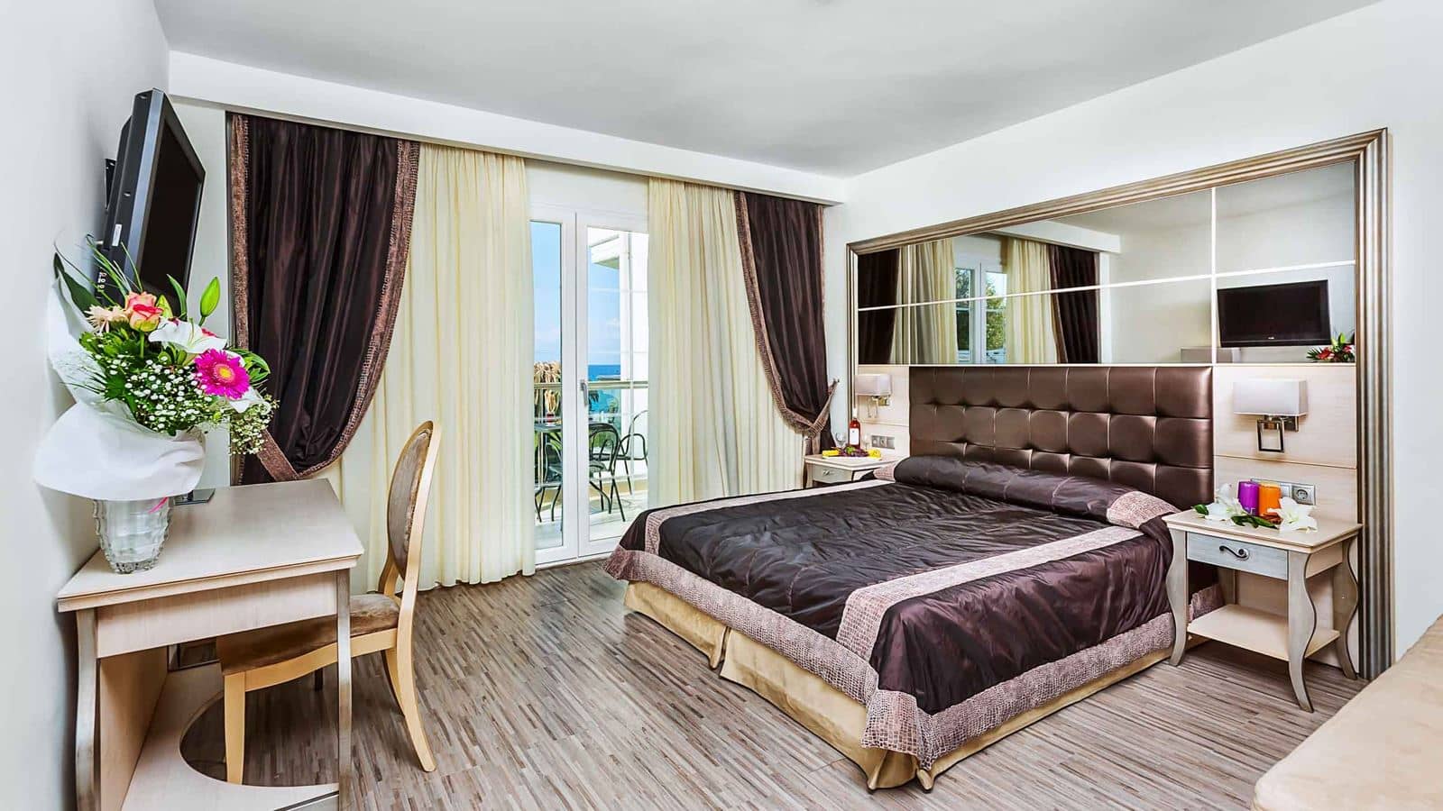 rooms-superior-double-side-sea-view-room