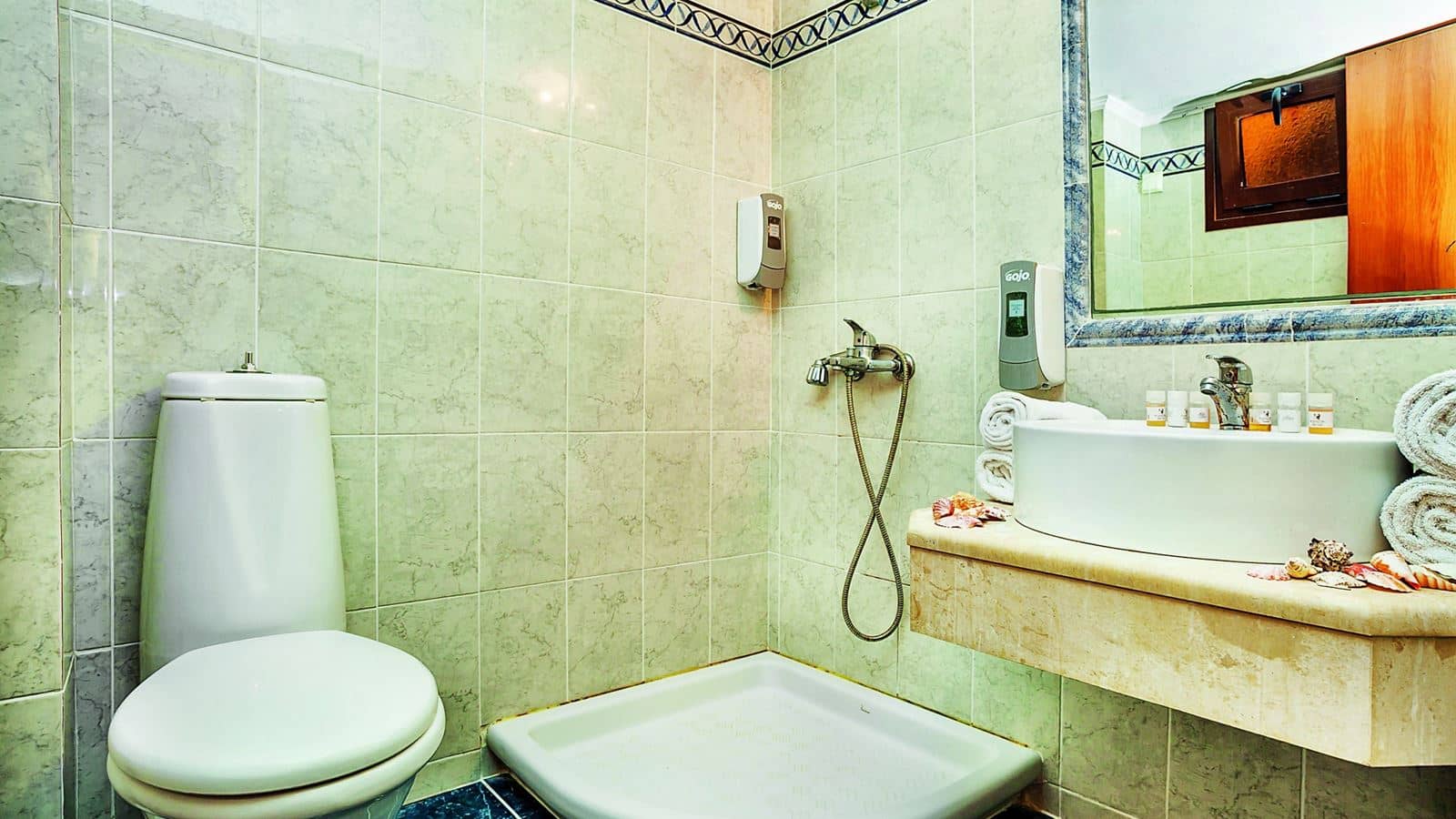 rooms-family-room