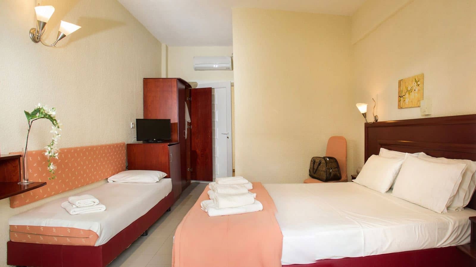 rooms-triple-room
