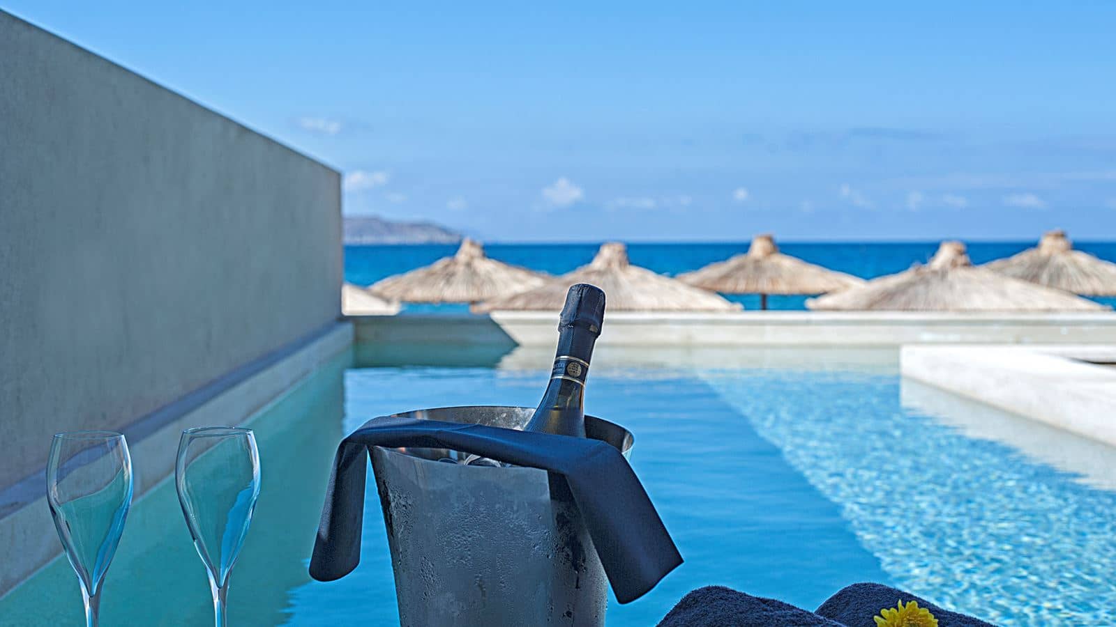 rooms-pure-haven-sea-front-with-heated-private-pool