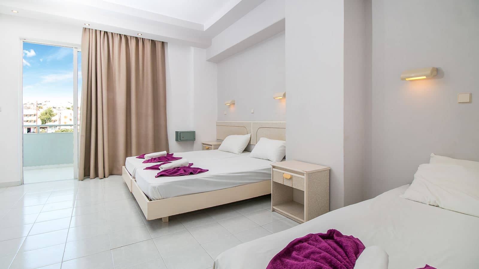 rooms-superior-room-with-balcony