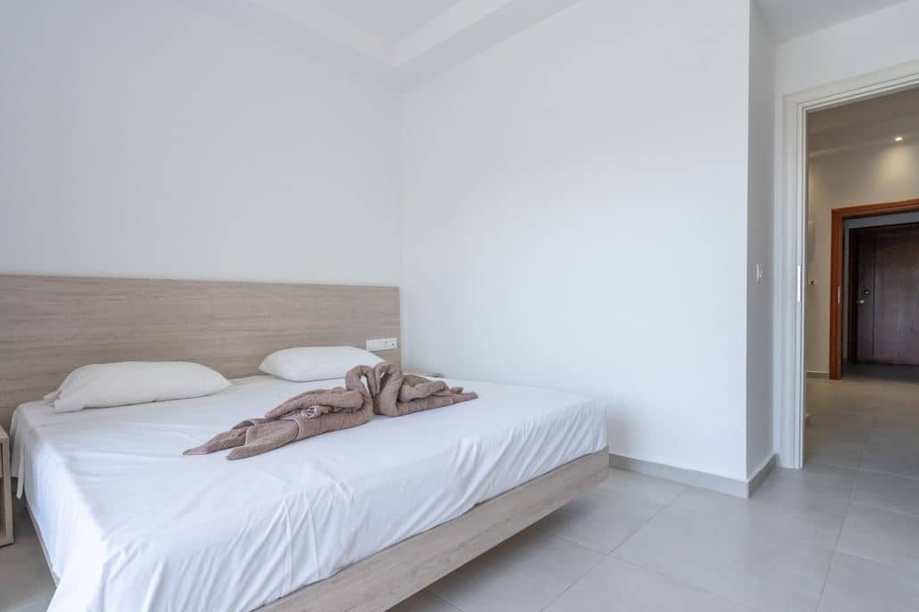 rooms-indoor-family-room-balcony-or--terrace