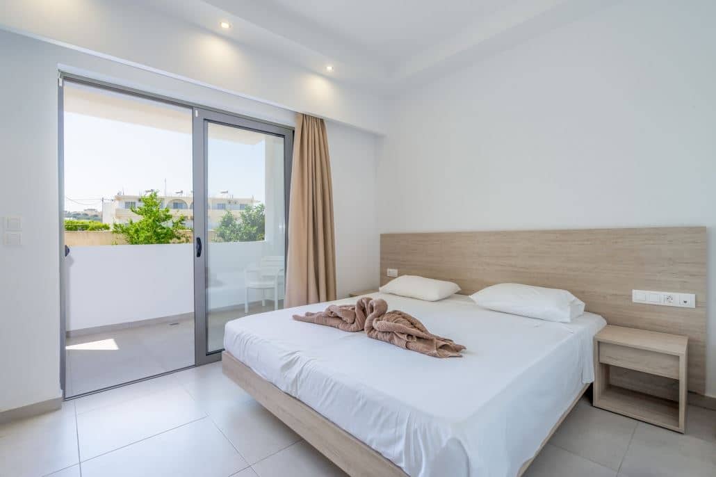 rooms-indoor-family-room-balcony-or--terrace