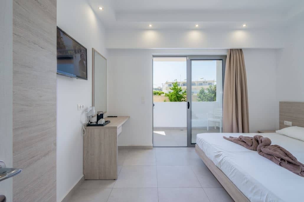 rooms-indoor-family-room-balcony-or--terrace