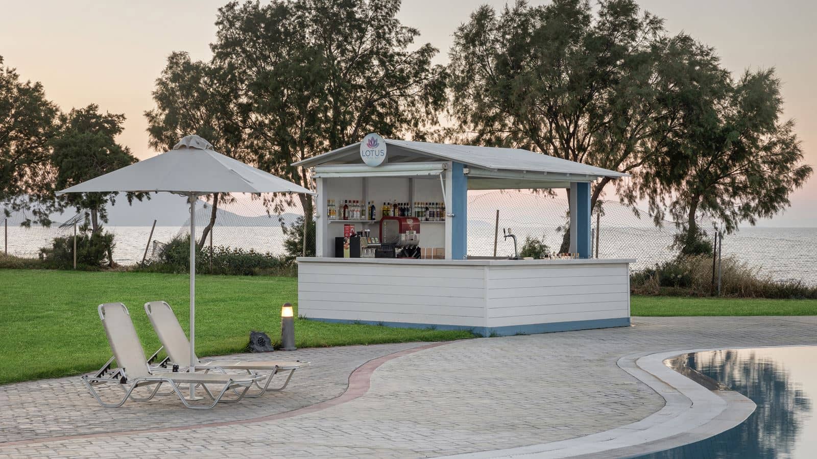 bars-calypso-pool-bar